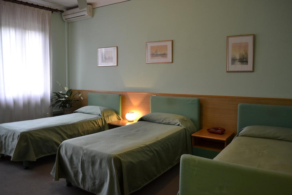 Hotel Ezzelino San Zenone Exteriör bild