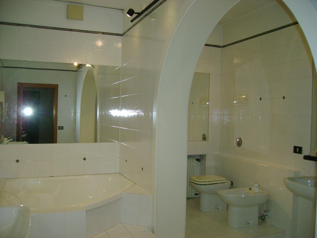 Hotel Ezzelino San Zenone Rum bild