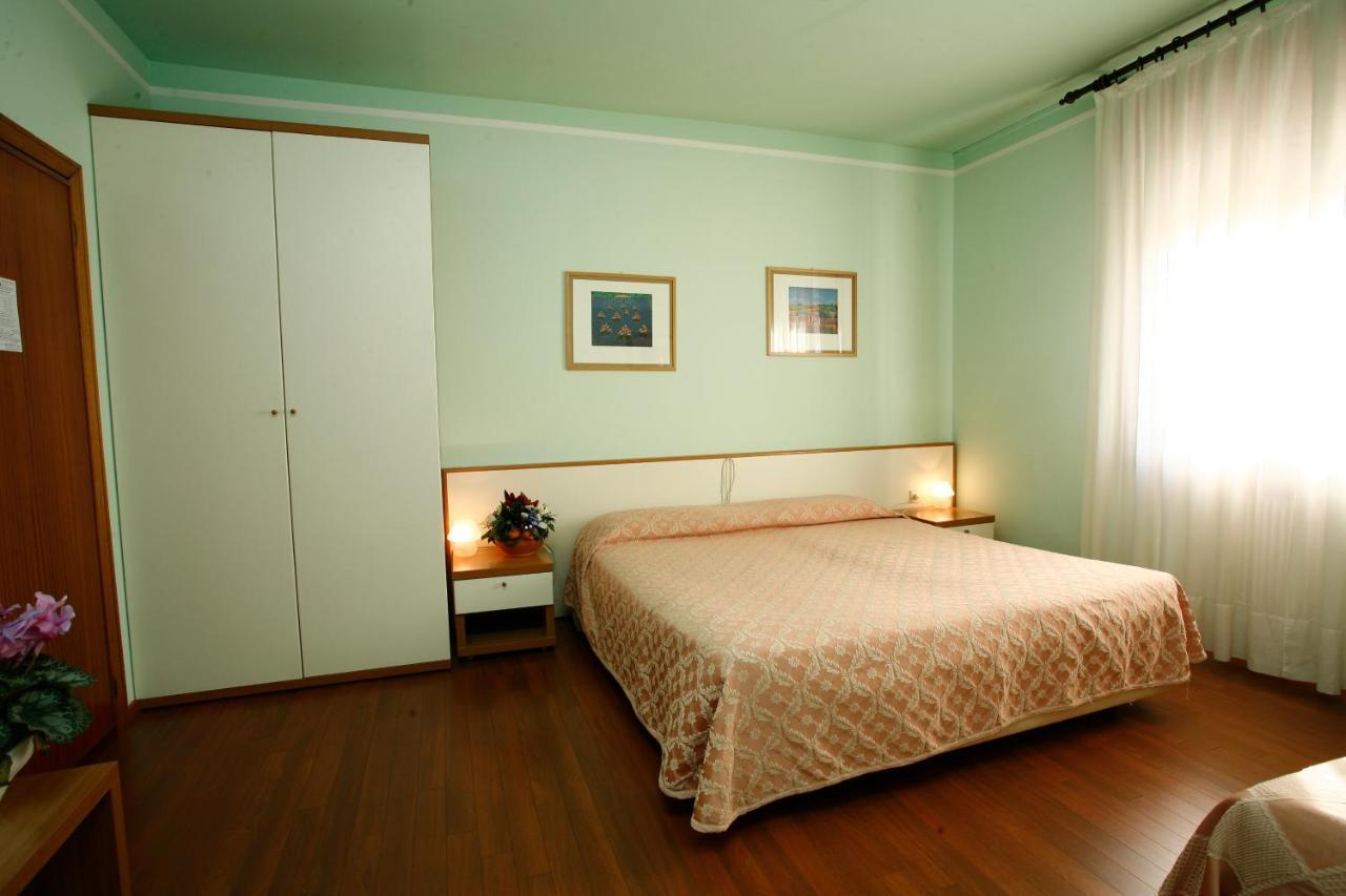 Hotel Ezzelino San Zenone Exteriör bild