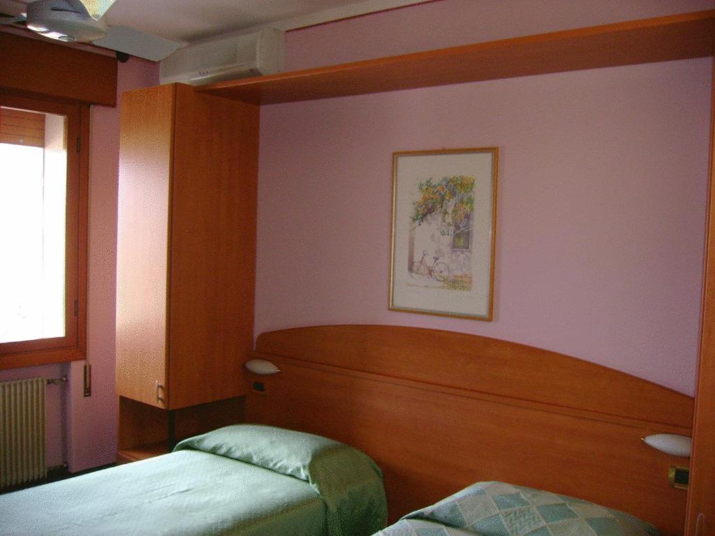 Hotel Ezzelino San Zenone Exteriör bild