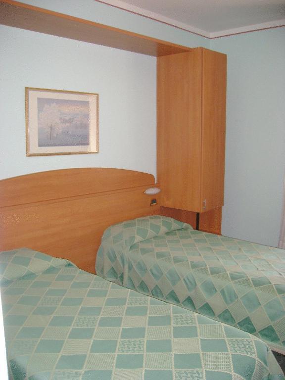 Hotel Ezzelino San Zenone Exteriör bild