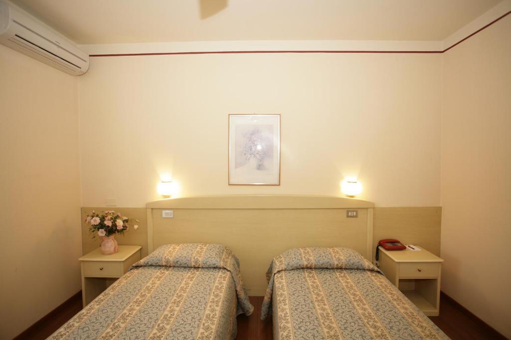 Hotel Ezzelino San Zenone Rum bild