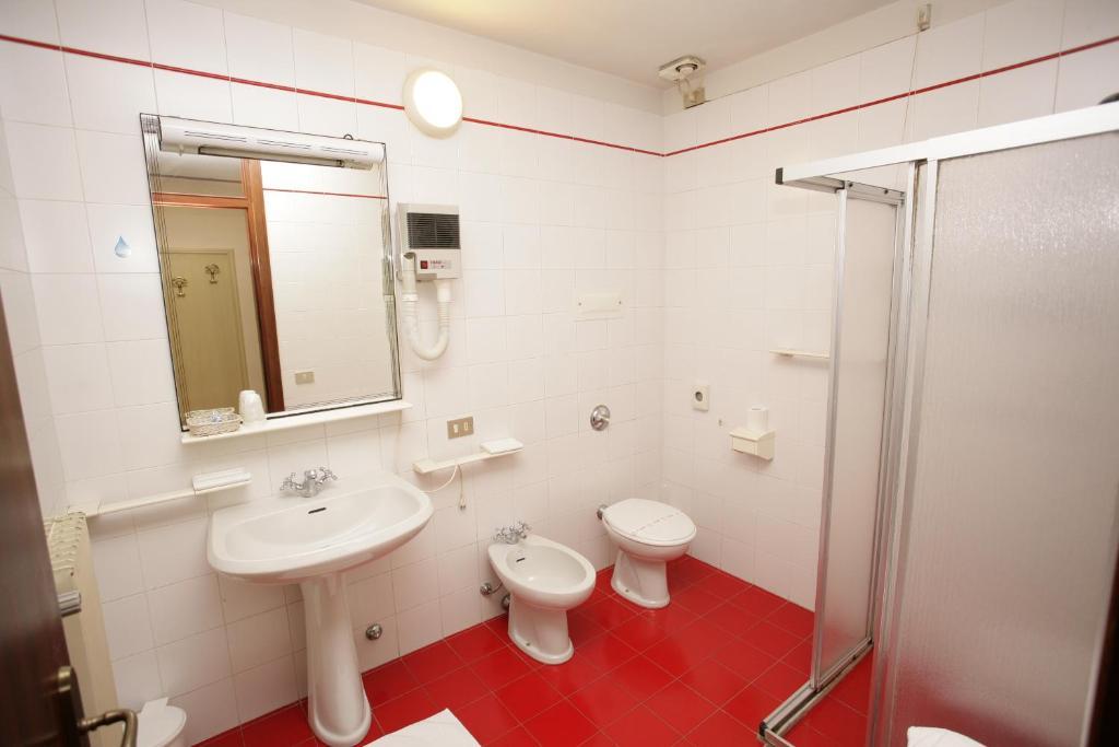 Hotel Ezzelino San Zenone Rum bild